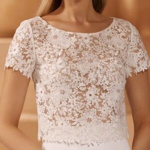 Elegant White Lace Wedding Topper